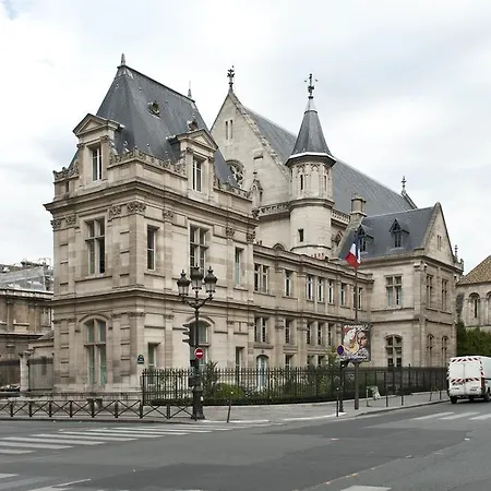 Temple Apartments Paris Apartment *