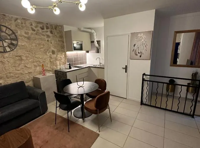 Temple Apartments Paris Apartment